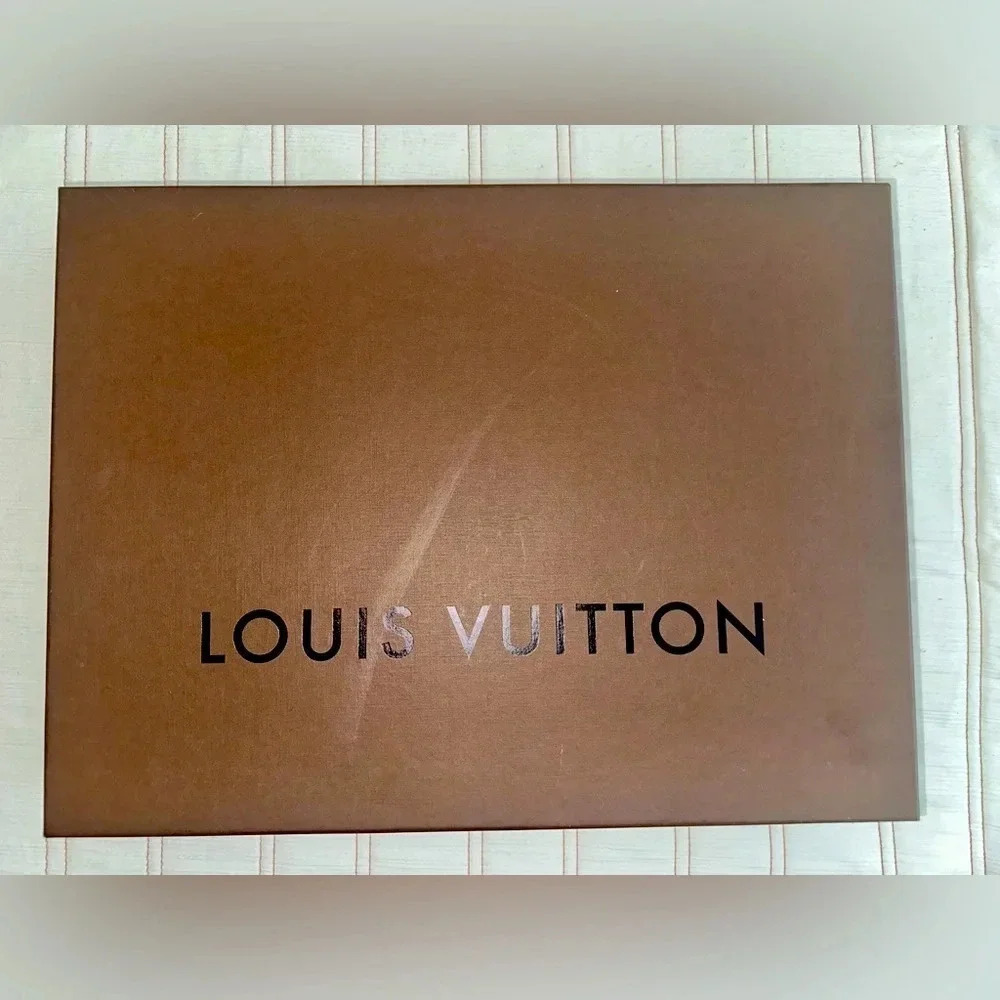 Louis Vuitton Authentic Large Box - Picture 1 of 7
